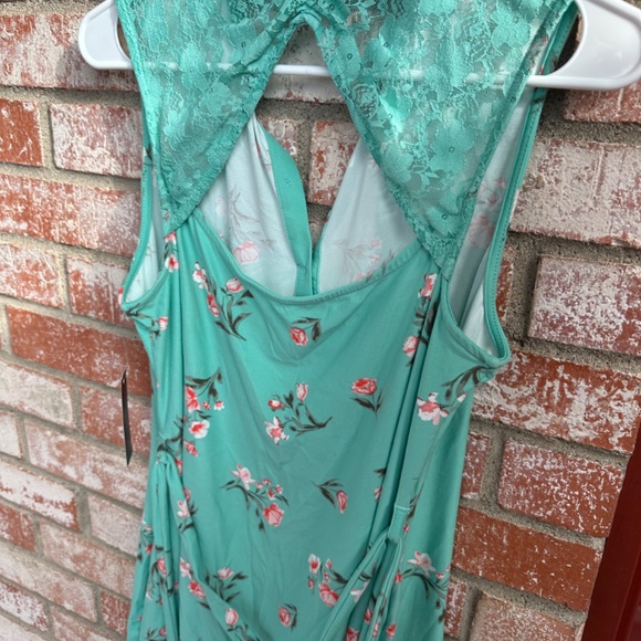 Spring dress - Picture 2 of 3